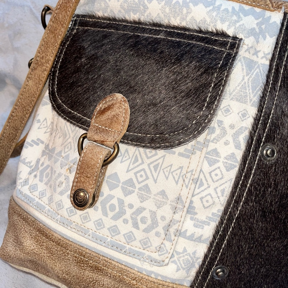 MYRA BAG Cowhide Leather Shoulder Bag - Picture 4 of 14